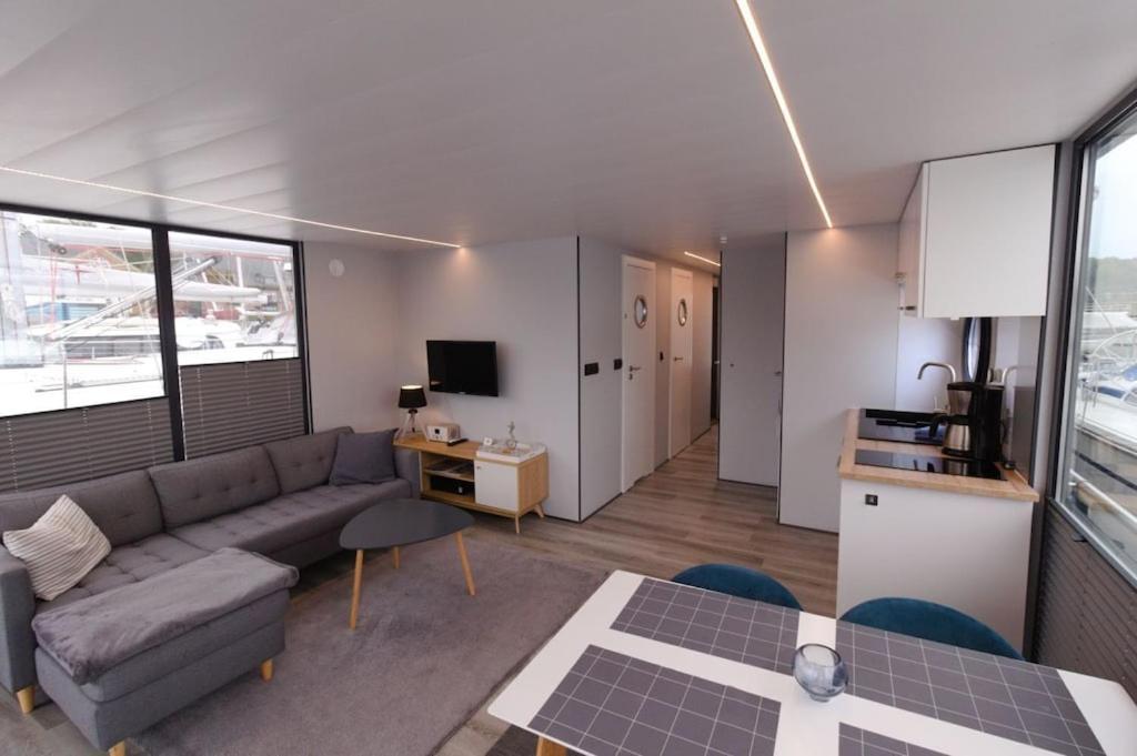 Hausboot Fjord Meeresbrise Mit Dachterrasse In Flensburgo Exterior foto